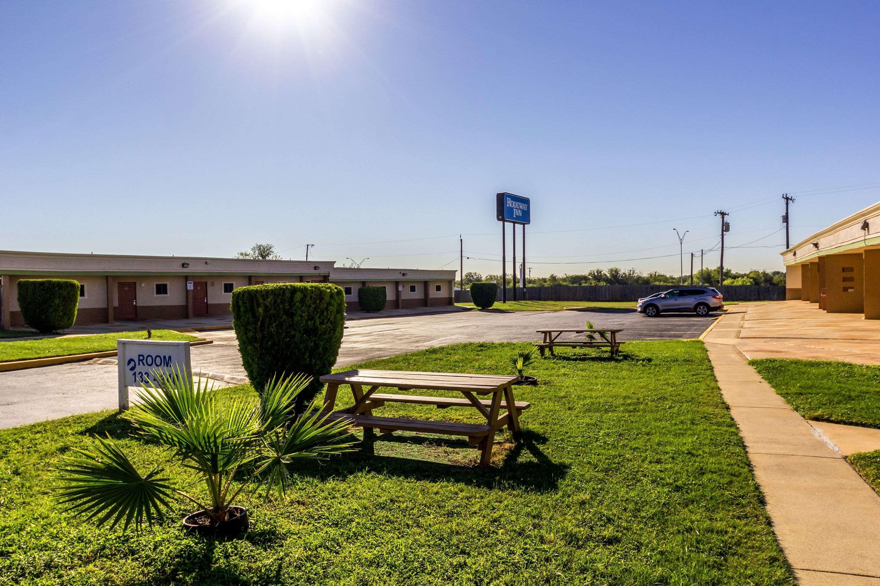 Rodeway Inn San Antonio Lackland Afb - Seaworld Exterior photo