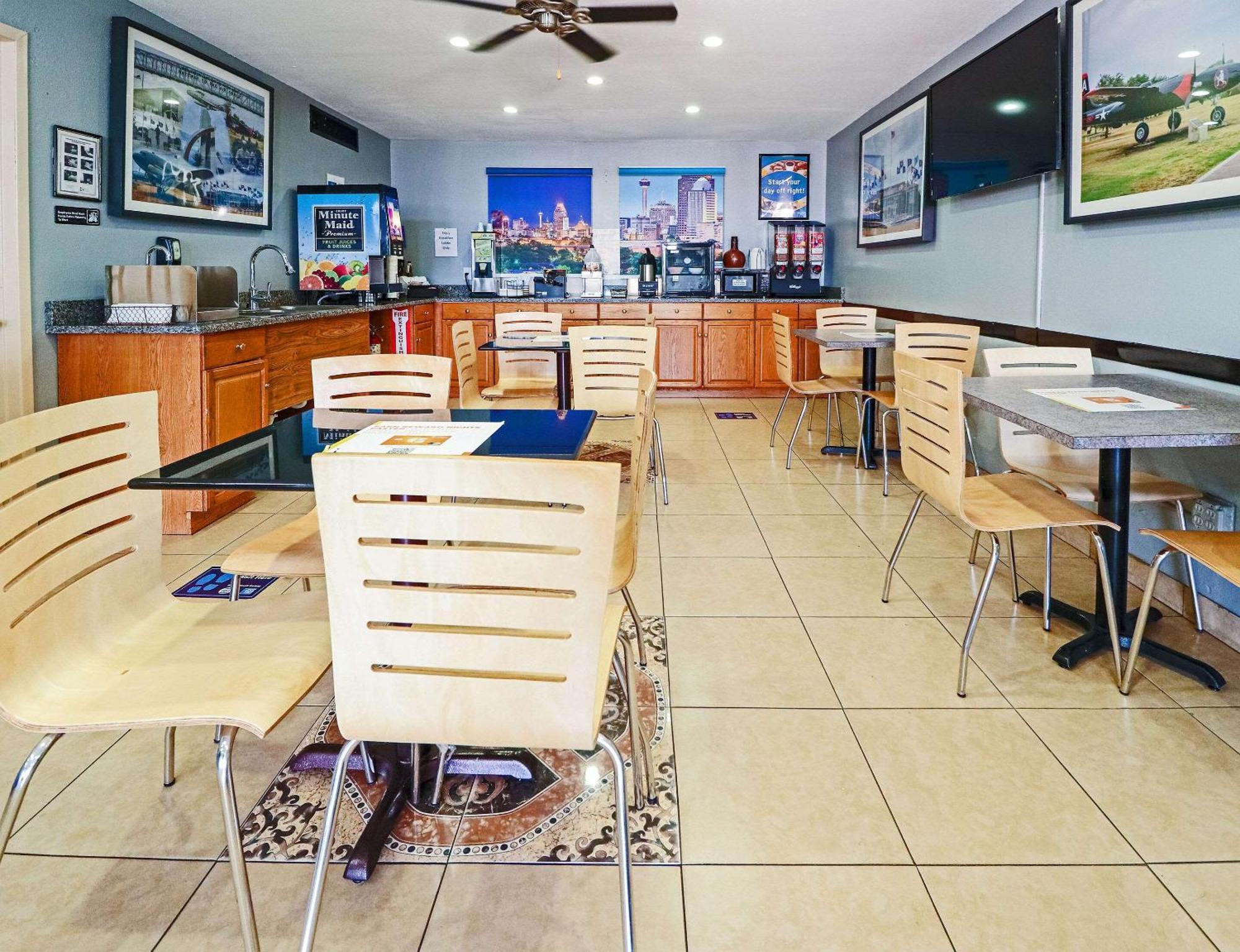 Rodeway Inn San Antonio Lackland Afb - Seaworld Exterior photo